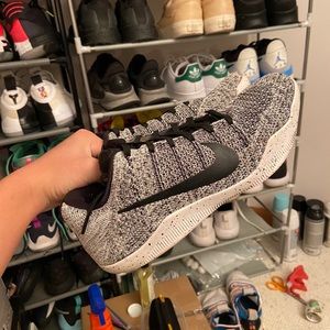 Nike Kobe 11 Elite Low Oreo Size 8.5